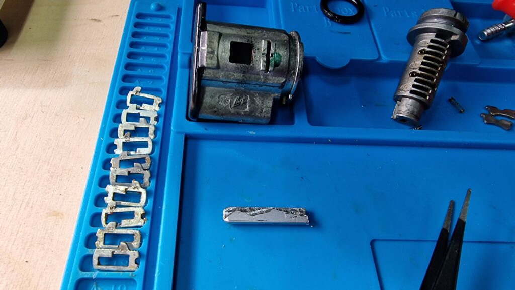 JLR door lock barrel repaired and decoded by keywiz automotive locksmith